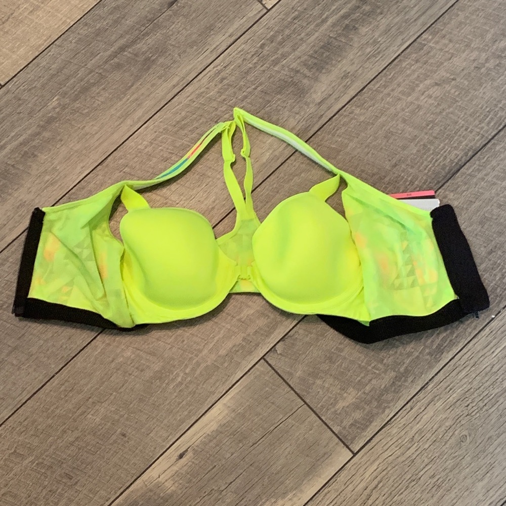 Victoria’s Secret Sports Bra - Picture 4 of 4